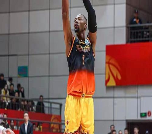 龐崢麟15分3板4助CBA江蘇7190深圳馬凱爾約翰遜26分