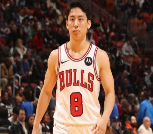 身高只有1米72的河村勇輝證明自己，在NBA矮個(gè)子也有一席之地！