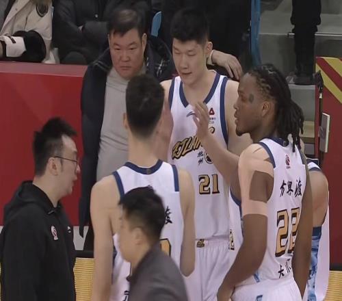 吉林男籃6分力克廣廈，布朗關(guān)鍵時刻表現(xiàn)災(zāi)難，曾繁日12+9+5