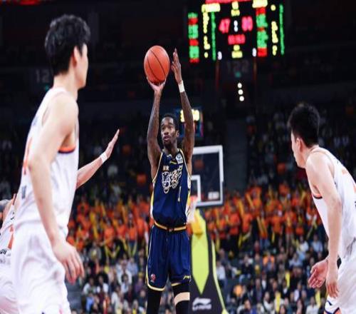 CCTV5直播廣東VS上?？衷怆p殺！內(nèi)線弱點(diǎn)暴露無遺，杜鋒依賴快攻