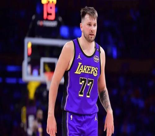 湖人慘敗尼克斯！雙核轟52分喜憂參半，艾頓無球權，防守真拉胯！