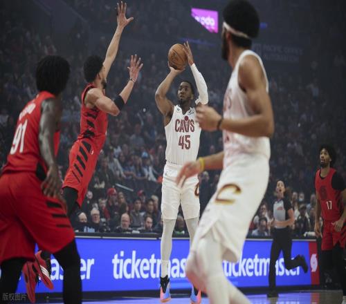 砍40分創(chuàng)生涯新高，阿倫完爆克林根！楊瀚森0分1板！開拓者輸騎士