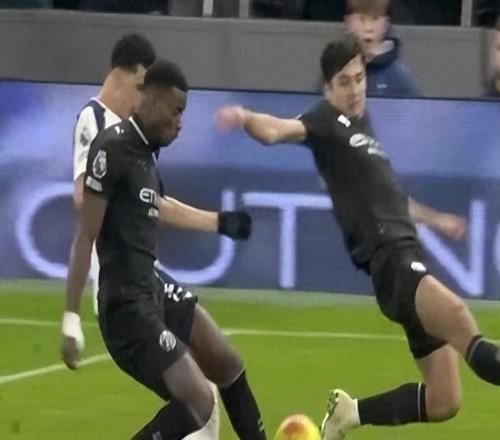 曼城22遭熱刺逼平，瓜迪奧拉怒斥爭議判罰