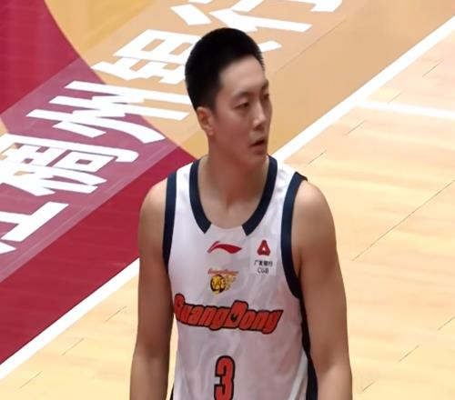 輸給寧波13分！揪出最大“廢柴”，9中2+關(guān)鍵失誤坑慘了廣東隊(duì)