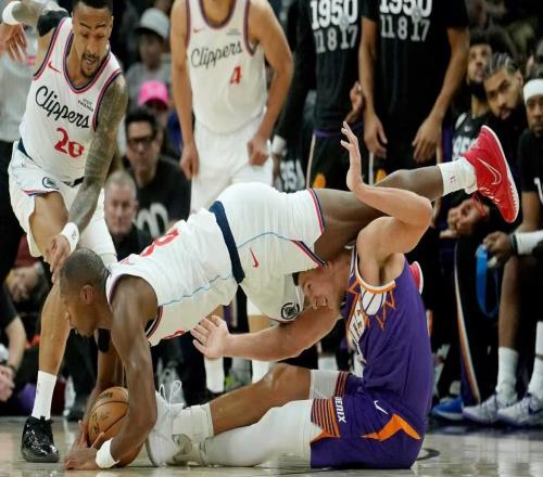 近21戰(zhàn)17勝繼續(xù)北伐！哈登輪休快船仍勇猛無敵暗助湖人重返第六