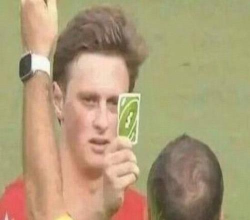 被出示黃牌，西蒙斯社媒曬知名網(wǎng)紅uno梗圖