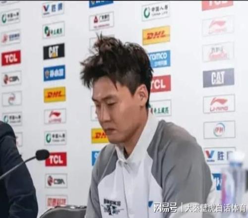 CBA出現(xiàn)不和諧一幕：趙睿懟網(wǎng)友道歉+孫銘徽與保安對罵，球迷熱議