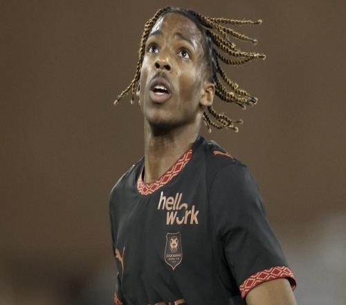 電訊報：雅凱的偶像是范戴克和科納特，利物浦對其吸引力巨大