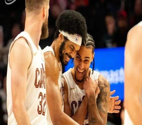 西部：這都沒進(jìn)東部：這都能進(jìn)倫納德：聽說我沒進(jìn)全明星還有誰！