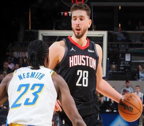 火箭拒逆轉(zhuǎn)！申京39+16犯錯(cuò)，西卡27+5無力回天，探花13中4被棄用