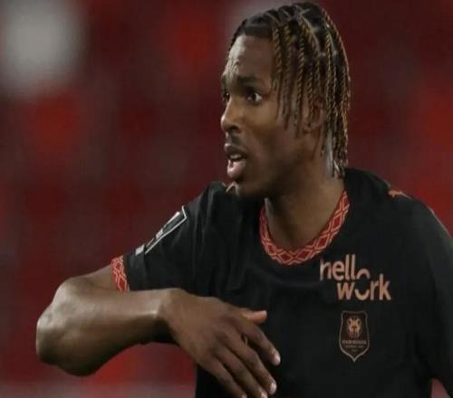 TA：雅凱的防守風格十分激進且富有侵略性，擅長空中對抗