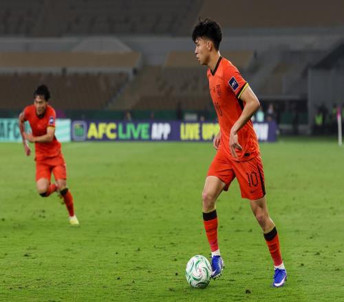 2大新星風(fēng)評反轉(zhuǎn)！21歲徐彬主動留洋，19歲王鈺棟想先踢明白中超