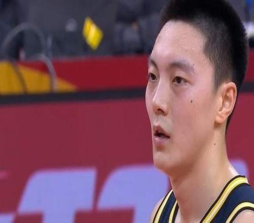 央視直播！今晚735，粵滬焦點(diǎn)大戰(zhàn)，杜鋒要復(fù)仇，胡明軒支棱起來