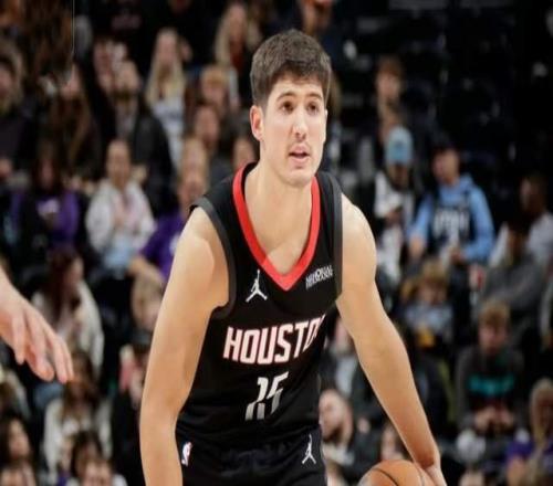 首發(fā)出戰(zhàn)13中4，謝潑德末節(jié)坐冷板凳火箭僅1個(gè)進(jìn)攻點(diǎn)申京39+16