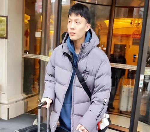 徐杰傷缺廣東劣勢(shì)太大！2大克星+4條件對(duì)上海有利，杜鋒仍有后手