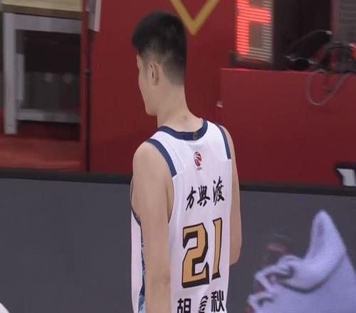 打爆胡金秋！廣東昔日“硬漢”掀翻廣廈豪陣，或被朱芳雨簽下