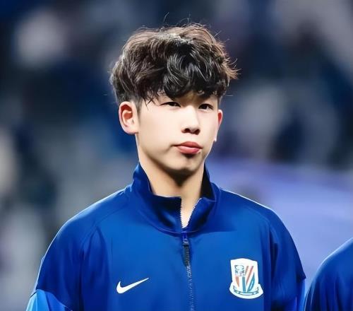 上港指揮官位置迎來強(qiáng)援，第二階段冬訓(xùn)將現(xiàn)身，曾在西亞表現(xiàn)不俗