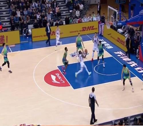 全場(chǎng)戰(zhàn)報(bào)三分雨，透心涼！高速男籃96：101天津，無(wú)緣連勝