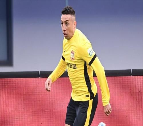 喜訊！青島西海岸祭出兩個(gè)英明決定，鄭智有望帶隊(duì)攪局中超爭(zhēng)冠