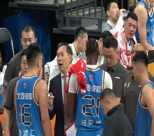 北京男籃8分力克福建，趙睿14+3曾凡博15+5，鄒陽13分！