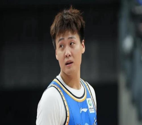 趙睿正式道歉，球迷并不原諒，將面臨被中國男籃淘汰