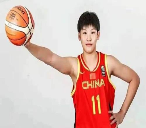 2米01劉禹彤、2米26張子宇、1米92陳明伶！中國女籃三大中鋒入選