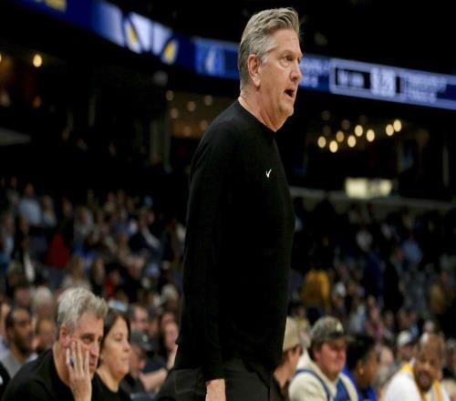 霸氣，森林狼主帥克里斯芬奇在慘敗給灰熊后嚴(yán)厲批評(píng)球員