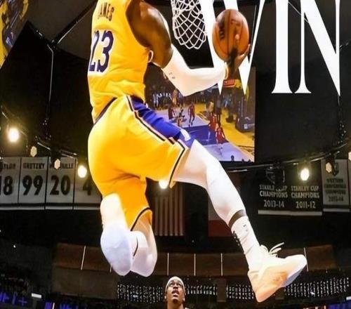 湖人大勝奇才兩點(diǎn)讓人驚訝：三分辣眼睛，詹姆斯得分居然超東契奇