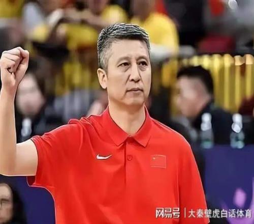 郭士強有魄力！中國男籃官宣21人名單：趙睿胡金秋領(lǐng)銜，周琦落選