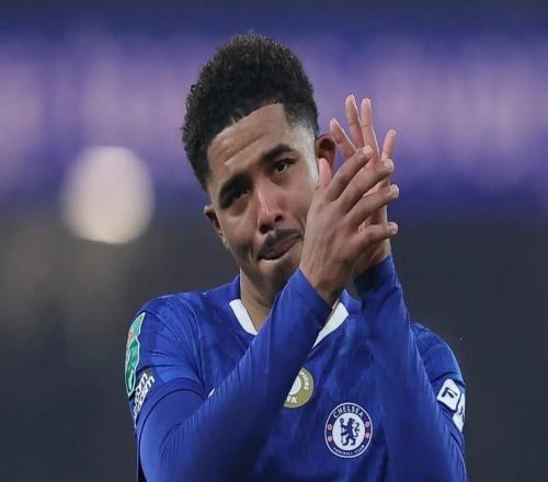 輸球后福法納落淚，默森：他應(yīng)該哭，因?yàn)樗麄兏緵]拼過