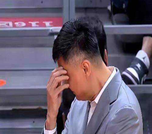 鬼才少帥！末節(jié)杜鋒采用全場(chǎng)緊逼，盧偉妙用一計(jì)，輕松拿下比賽