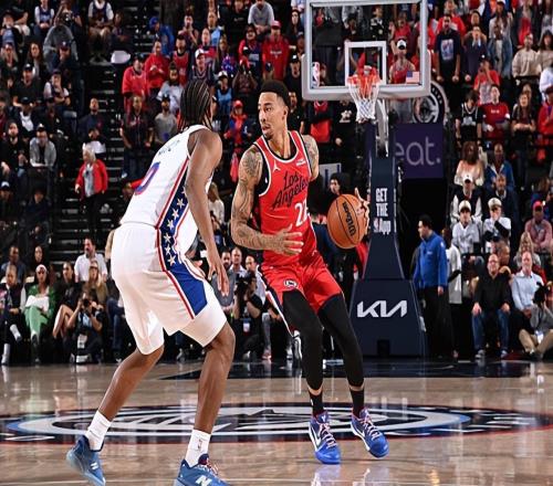 又一次拿下20+高分，快船還是趕緊轉(zhuǎn)戰(zhàn)這位雙向合同側(cè)翼新星吧