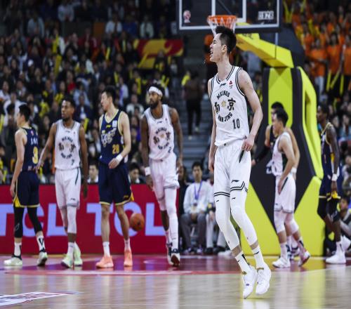 垃圾時(shí)間失序釀鬧劇，聯(lián)盟重罰樹(shù)底線，處罰尺度爭(zhēng)議背后藏聯(lián)賽