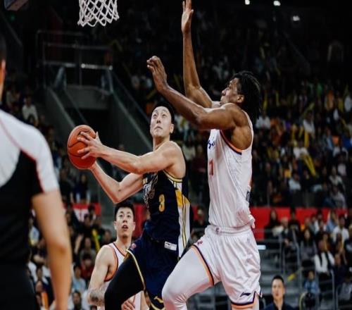 40分慘敗后又輸了10分！廣東慘遭上海雙殺：杜鋒恐裁掉薩林杰