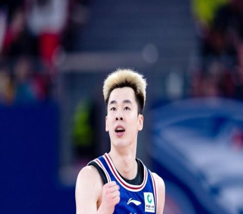 轟31+10+6仍無(wú)緣國(guó)家隊(duì)！郭昊文疑似正面回應(yīng)他的出路在哪兒