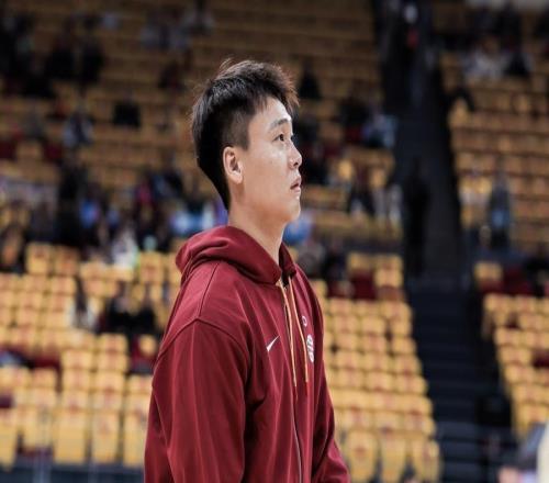 春節(jié)不放假，中國男籃組織集訓備戰(zhàn)世預賽，趙睿成為X因素