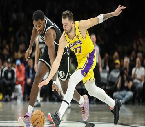 湖人16分大勝籃網(wǎng)！東詹合砍49分汗都沒(méi)出透太子扣籃引2萬(wàn)人歡呼