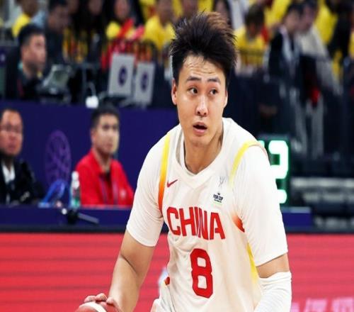 中國男籃21人集訓(xùn)名單：趙睿胡金秋領(lǐng)銜周琦落選楊瀚森未進名單