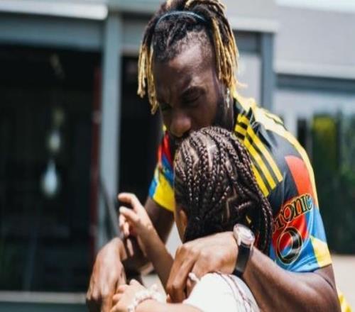 圣馬克西曼及其家人遭遇種族主義攻擊，朗斯俱樂部表示譴責