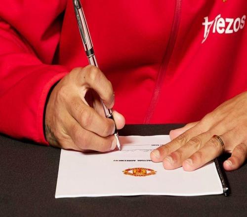 曼晚：曼聯(lián)將重新與梅努談新的合同，他的績效獎金已全部觸發(fā)