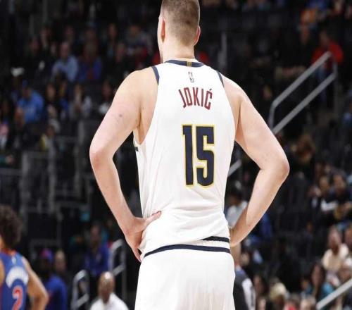 無緣20分逆轉(zhuǎn)！約基奇24+15掘金遭活塞雙殺坎寧安29+10穆雷32分