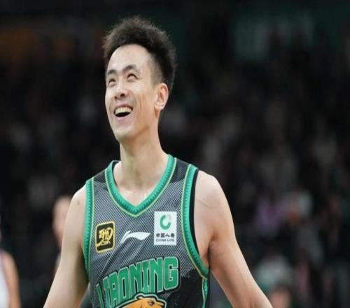 中國(guó)男籃全力出擊！郭士強(qiáng)拒絕輸球，趙繼偉回歸首秀，央視直播