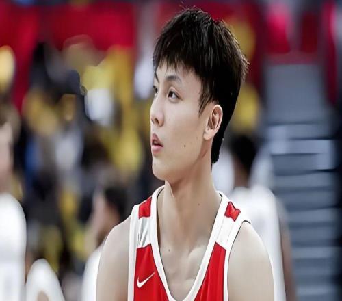 晚上10點(diǎn)！中國(guó)男籃最新大名單出爐：徐杰和龐崢麟入選，周琦無(wú)緣
