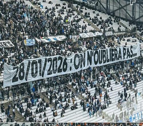 最后被擠下末班車，馬賽球迷橫幅抨擊球隊(duì)沒進(jìn)歐冠淘汰賽附加賽