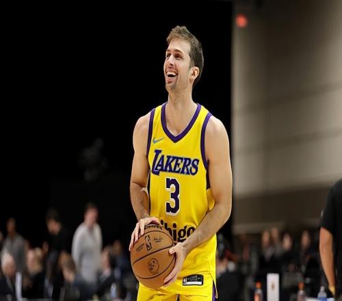 表現(xiàn)還是平庸了一些，湖人二隊(duì)替補(bǔ)控衛(wèi)顯然欠缺一些統(tǒng)治力