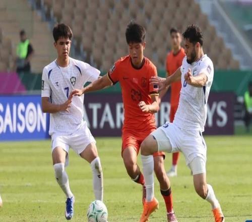 “標(biāo)王”楊希正式加盟上海海港！未來他將接過王燊超的槍！