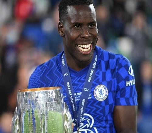 憋出王炸！泰山引援目標(biāo)浮現(xiàn)：前切爾西主力中衛(wèi)祖馬，爭(zhēng)冠有保障