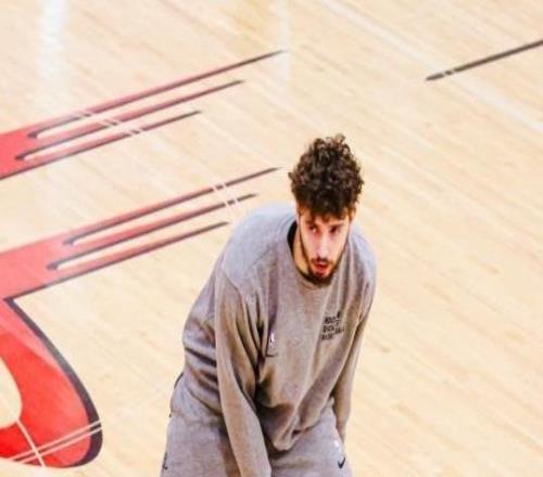 38對57！火箭隊(duì)籃板優(yōu)勢變劣勢，申京難敵科塔，難怪沒進(jìn)全明星