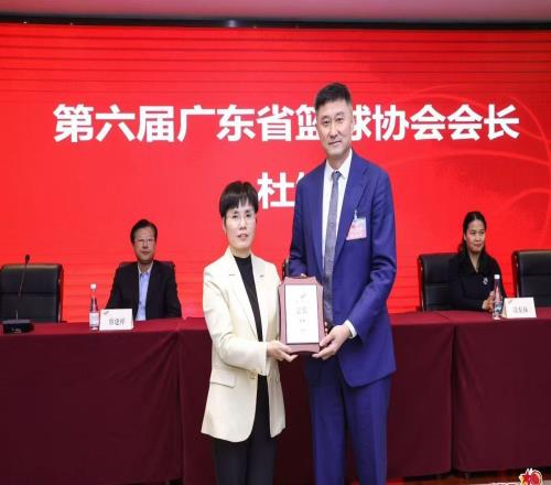 媒體人：廣東華南虎主帥杜鋒當選第六屆廣東省籃球協(xié)會會長