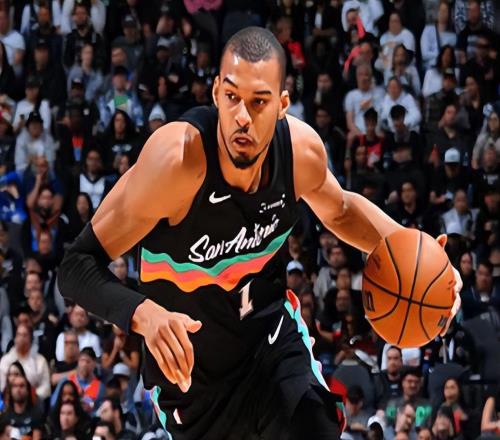 NBA最新積分榜：雷霆4負(fù)馬刺，快船慘敗33分，國王10連敗墊底